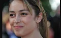 Emmanuelle Bouaziz dans Un si grand soleil : Flore s'enfonce dans une spirale qui pourrait lui coûter cher