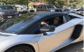 Johnny Hallyday s'éclate au volant de sa superbe Lamborghini Aaventador (vidéo)