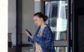 Lily-Rose Depp en legging et chaussettes : son look « décontracté » divise 
