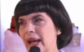 « Papier journal dans les chaussures » : la jeunesse de misère de Mireille Mathieu pour ses 80 ans !