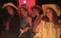 Lily-Rose Depp, la fête entre potes à Los Angeles pour son 18 ème anniversaire (photos)