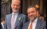Felipe VI pose avec celui qui avait sévèrement attaqué Letizia