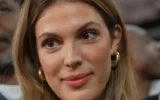 Iris Mittenaere jugée « moins sympathique » : elle ne répond pas et retrouve ses amis à Ramatuelle