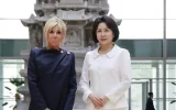 « Vous êtes bien plus belle » : la complicité entre Brigitte Macron et la Première dame coréenne