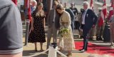 Mary de Danemark : Une piqûre de guêpe sous sa jupe en public 