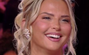 Kelly Vedovelli : pourquoi elle n'a encore jamais vu l'émission de Cyril Hanouna sur W9 ?