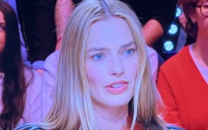 Malaise de Yann Barthès face au « vide intersidéral » de Margot Robbie 