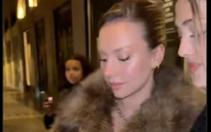 Ester Exposito à Paris pour revoir Mbappé ?