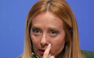 Giorgia Meloni en vacances : ces images avec sa fille qui tranchent avec l'été 2024