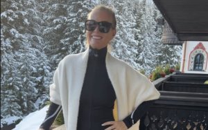 Laeticia Hallyday et Serge Varsano : leur parenthèse magique à la montagne 