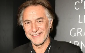 Richard Berry : tension extrême, une vieille chanson relance les accusations