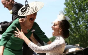 Royal Ascot : Sophie d'Édimbourg chute… et entraîne Kate Middleton
