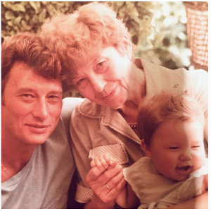 nathalie-baye-rancuniere-une-photo-pour-assommer-laeticia-hallyday