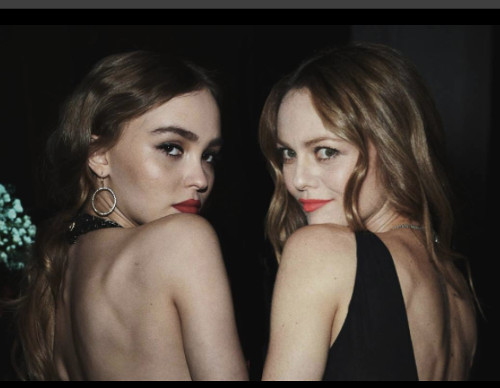 Lily-Rose Depp - son tendre message à sa mère Vanessa Paradis (photo)