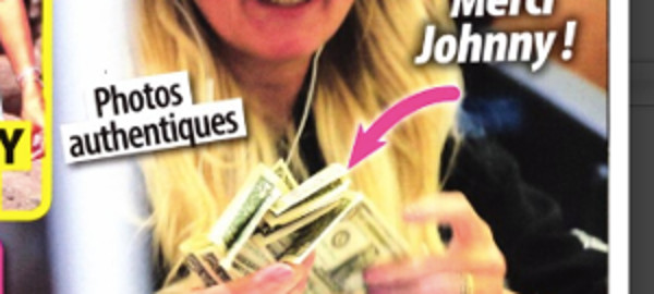 Laeticia Hallyday, tête d'ahurie, hilare avec une grosse liasse de dollars (photo)