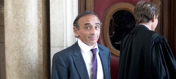 Eric Zemmour - Les journalistes de RTL lui tournent le dos