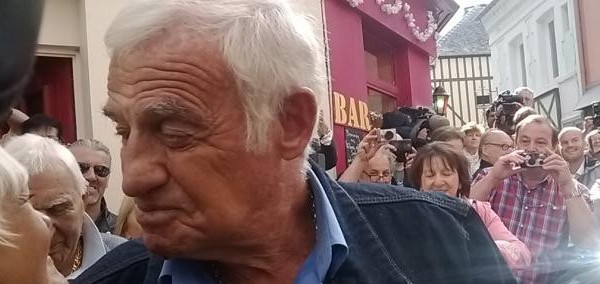Jean-Paul Belmondo évite le pire dans un accident sur l'autoroute