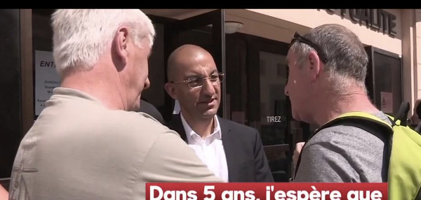 Un soutien du FN insulte violemment Emmanuel Macron devant les caméras de Quotidien