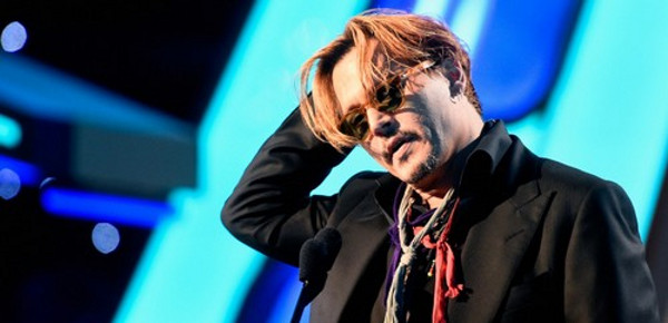Traumatisé, Johnny Depp se présente ivre au Holly­wood Film Awards (photo)