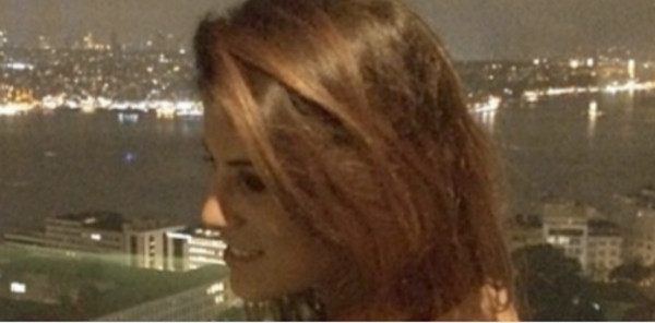 Karine Ferri, la compagne de Yoann Gourcuff s'affiche très décolletée (photo)