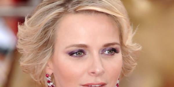 Charlène de Monaco sublime au gala de la Croix-Rouge (photos)