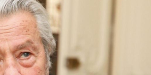Alain Delon fragilisé, son péché mignon à 45000 euros le kg