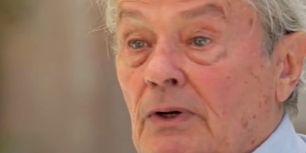 Alain Delon prêt à épouser une femme pour l'accompagner jusqu'à la fin