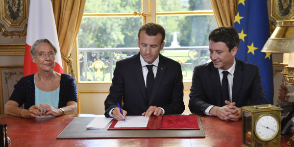 L'astuce d'Emmanuel Macron pour avoir l'air plus grand que Benjamin Griveaux (vidéo)