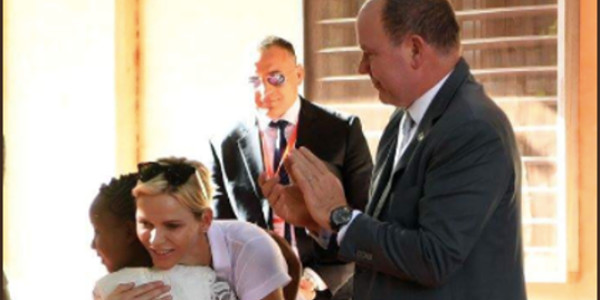 Charlène et Albert de Monaco, s'affichent complices au Burkina Fasso (photo)