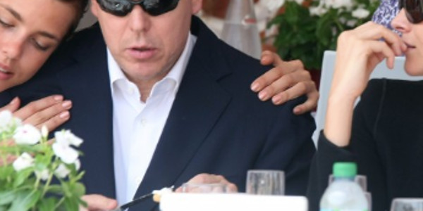 Charlotte Casiraghi en exil à Paris, une petite pensée du prince Albert pour l'apaiser