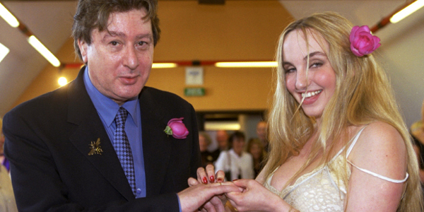 La veuve de Alain Bashung brise le silence « Il n'a pas déshérité son fils Arthur »