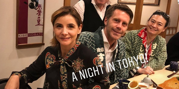 Clotilde Courau et Emmanuel-Philibert de Savoie, virée au resto japonais (photo)