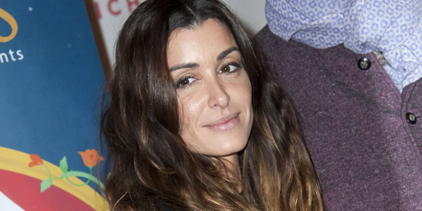 Jenifer évoque ce qui l'attire chez un homme : « Pas besoin d'abdos, au contraire ?! »