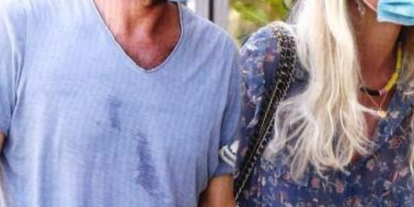 Joy Hallyday, "abandonnée" par sa mère, étonnant séjour en catimini à St Barth (photo)