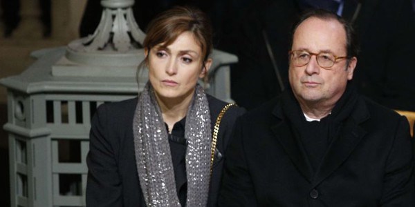 Julie Gayet ses fans lui demandent de signer « François Hollande »