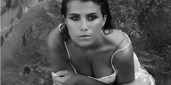Karine Ferri sexy et envoûtante sur Instagram
