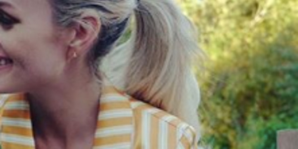 Laeticia Hallyday en couple, « relation » étrange avec un réalisateur