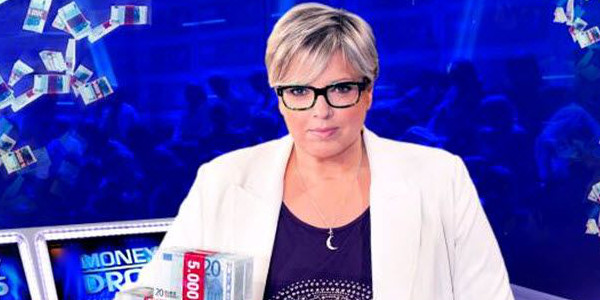 Insultée par les fans de Cyril Hanouna, Laurence Boccolini quitte Twitter