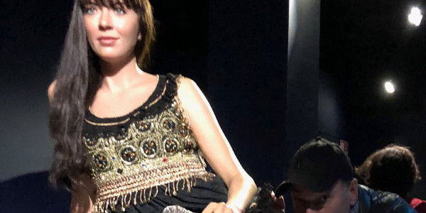 Laurent Baffie soulève à nouveau la jupe de Nolwenn Leroy (photo)