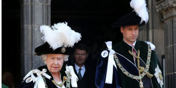Le prince William s'est affiché avec une drôle de tenue à l'ordre du service de chardon (photo)