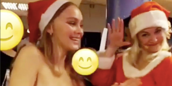 Julie Gayet et Lily-Rose Depp mobilisées pour les enfants hospitalisés (photos)