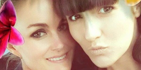 Très fragile, Laeticia Hallyday reçoit le soutien de sa demi-soeur (photo)