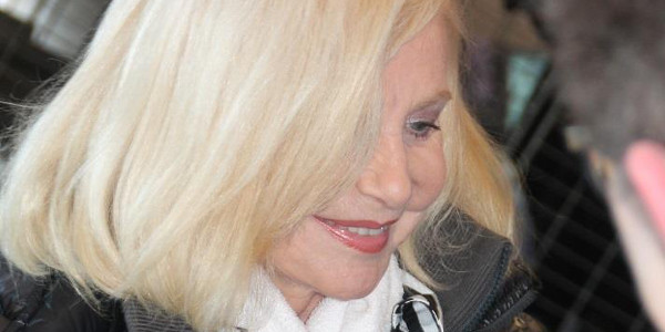 Michèle Torr hospitalisée pour début d'AVC ? Elle donne de ses nouvelles