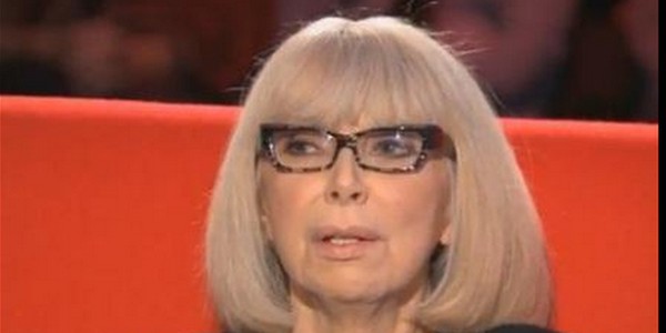 Mireille Darc sa terrible question à Alain Delon dans Ici Paris