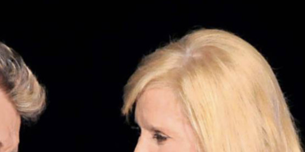 Nathalie Baye et Sylvie Vartan désarçonnées, la pique de Laeticia qui leur reste en travers de la gorge
