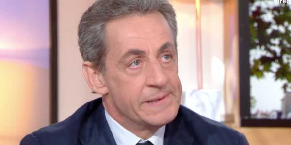 Larmes aux yeux, Nicolas Sarkozy évoque la mort d'un enfant victime de cancer