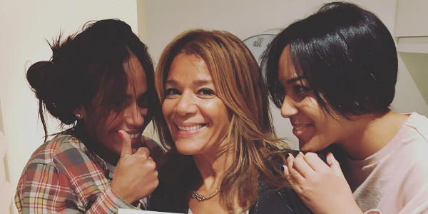 Amel Bent fière de sa maman, diplômée à 56 ans (photo)