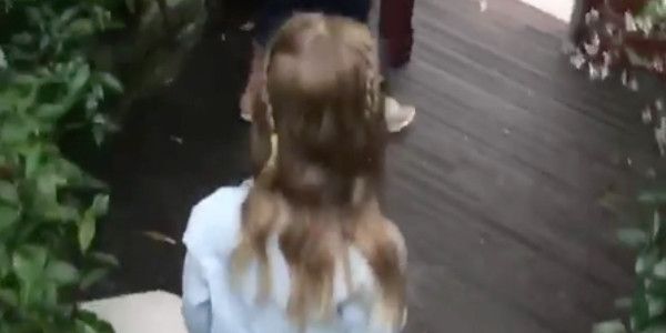 Carla Bruni dévoile un tendre cliché de Giulia qui entre en CE1