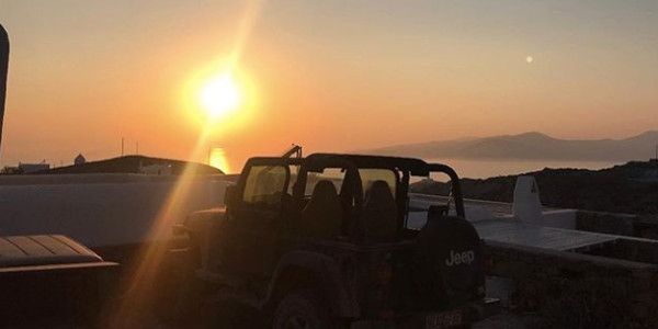 Célibataire, Estelle Lefébure cherche des ondes positives en Grèce (photo)