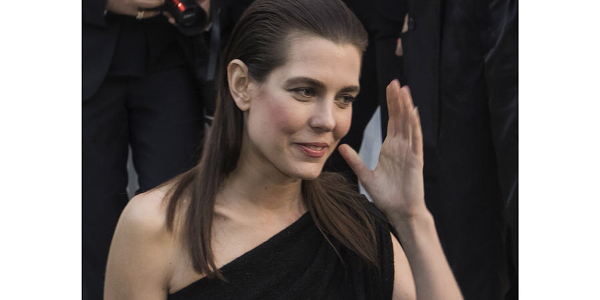 Charlotte Casiraghi rayonne à Cannes avec ses rondeurs (photo)